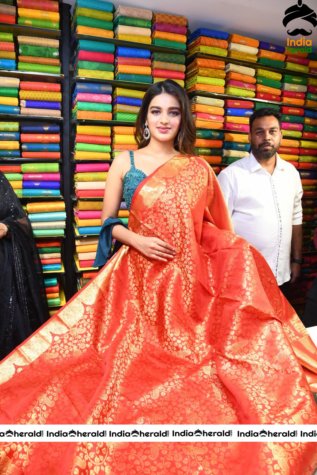 Nidhhi Agerwal launch KLM Shopping mall at Secunderabad Set 1