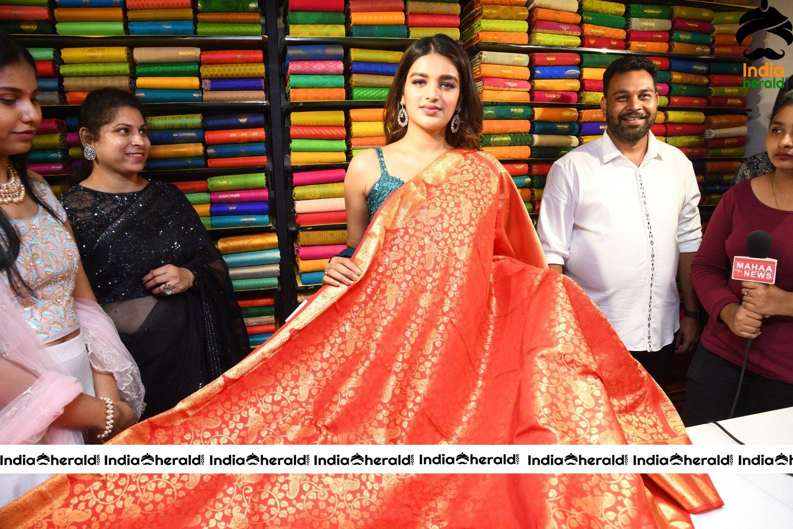 Nidhhi Agerwal launch KLM Shopping mall at Secunderabad Set 3