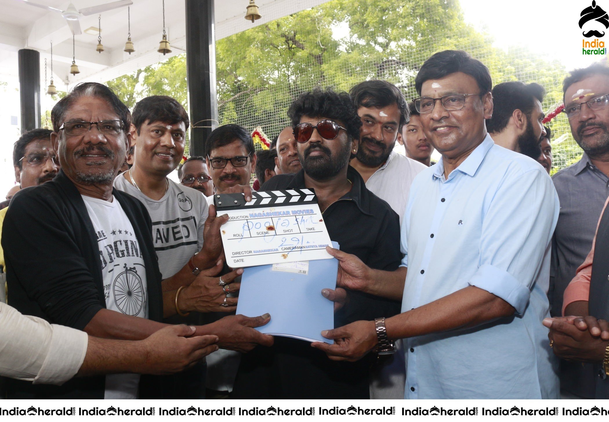 November Mazhaiyil Naanum Avalum Movie Pooja Stills Set 2