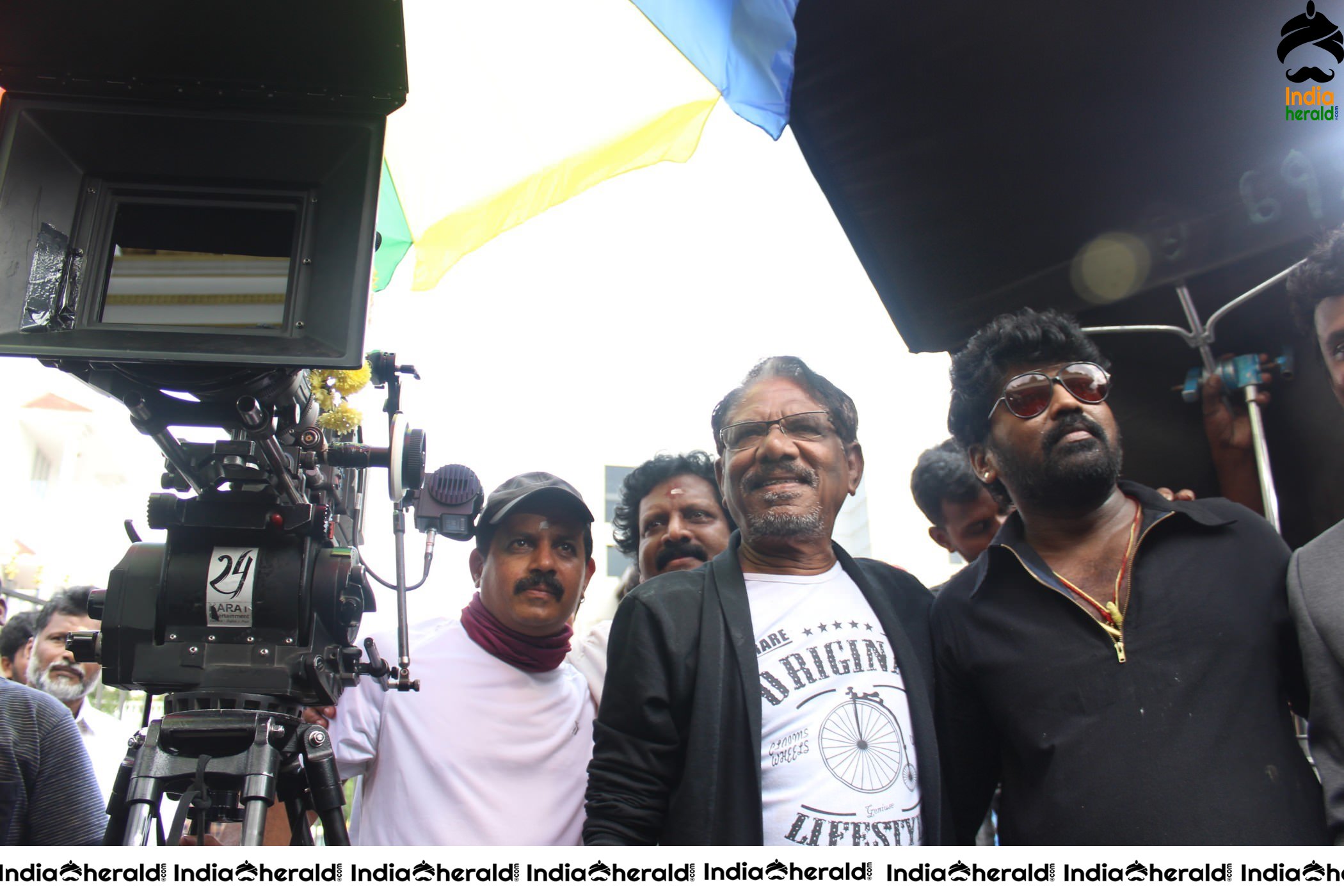 November Mazhaiyil Naanum Avalum Movie Pooja Stills Set 3