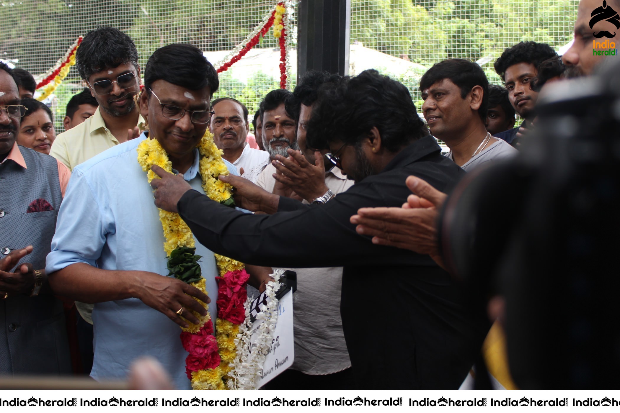 November Mazhaiyil Naanum Avalum Movie Pooja Stills Set 3