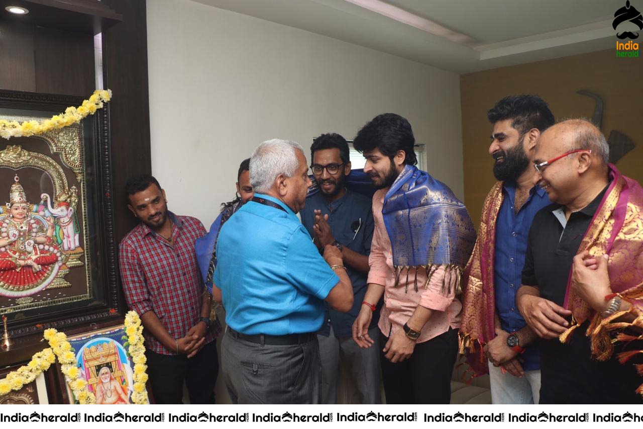 Pelli Choopulu Tamil Remake Dubbing begins with Pooja