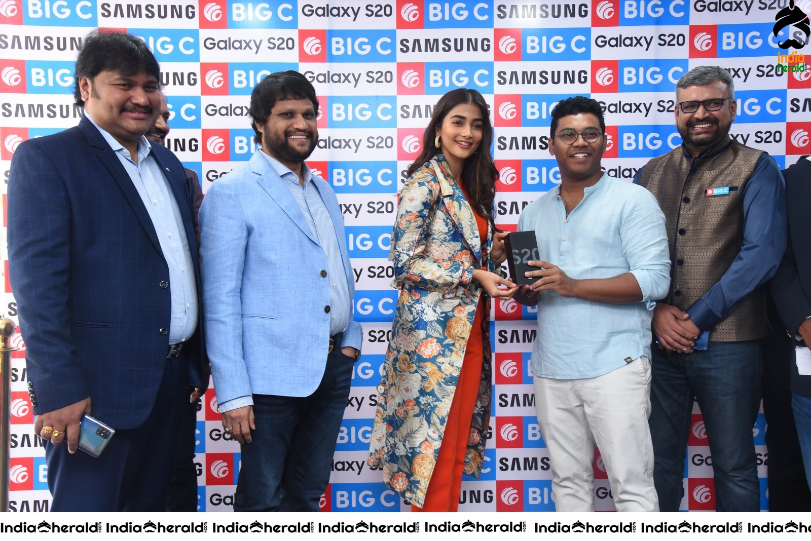 Pooja Hegde at Mobile Launch Event Photos Set 4