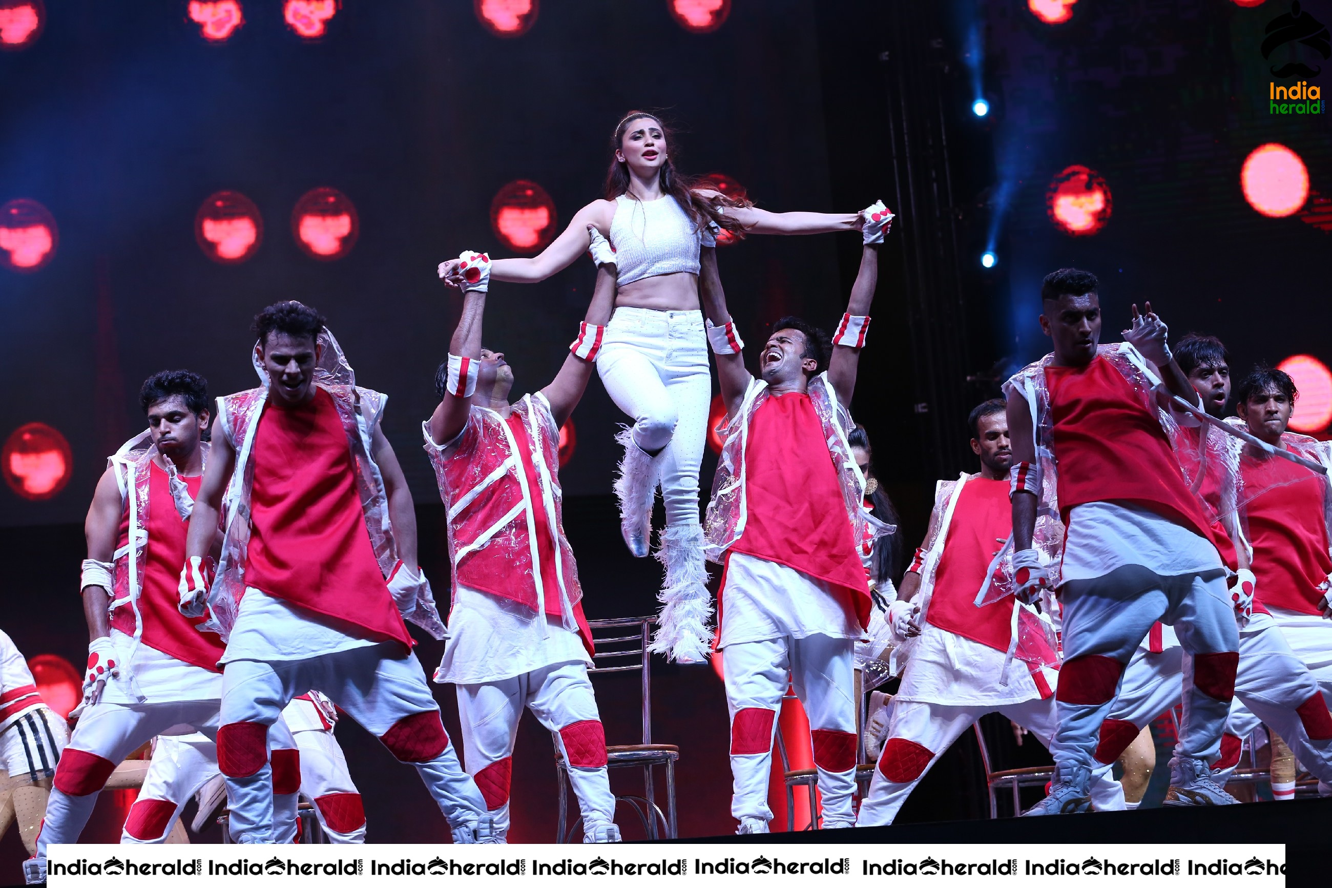 Power Packed performance by Salman Khan at Dabangg Tour in Hyderabad Set 1