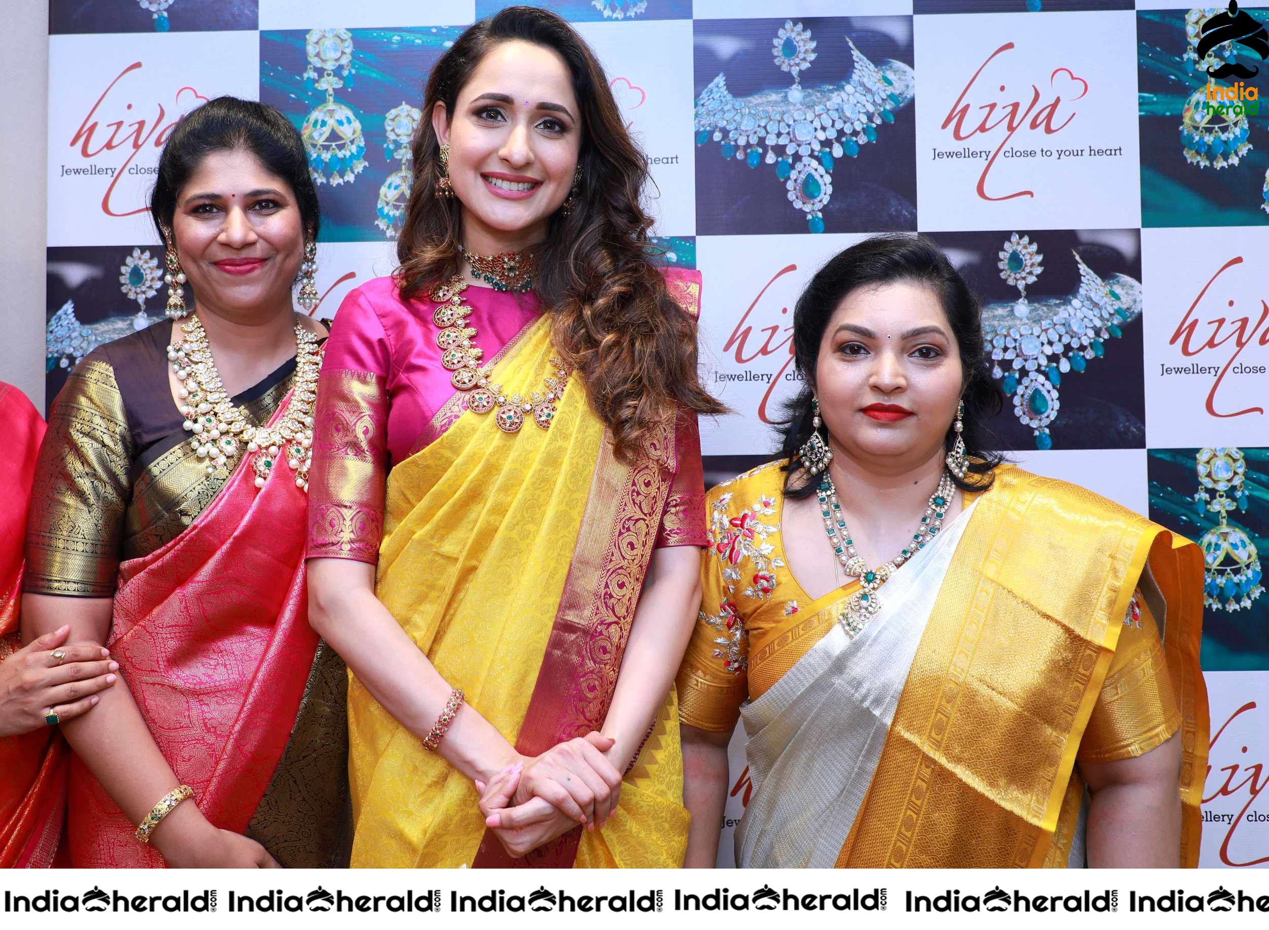 Pragya Jaiswal Inaugurates Famous Jewellery Designer HIYA DESIGNER JEWELLERY Showroom in Tirupati Set 1