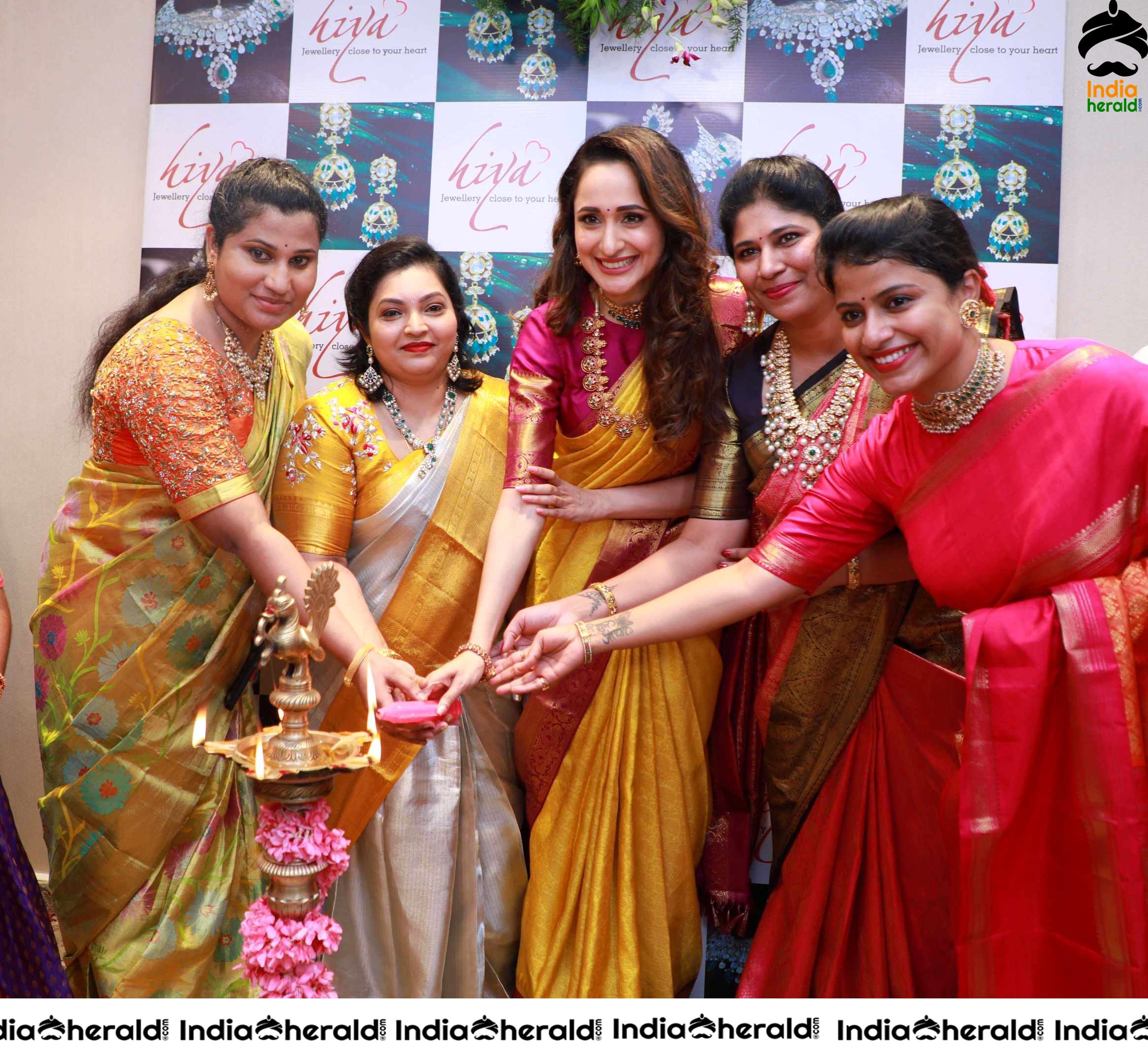 Pragya Jaiswal Inaugurates Famous Jewellery Designer HIYA DESIGNER JEWELLERY Showroom in Tirupati Set 1