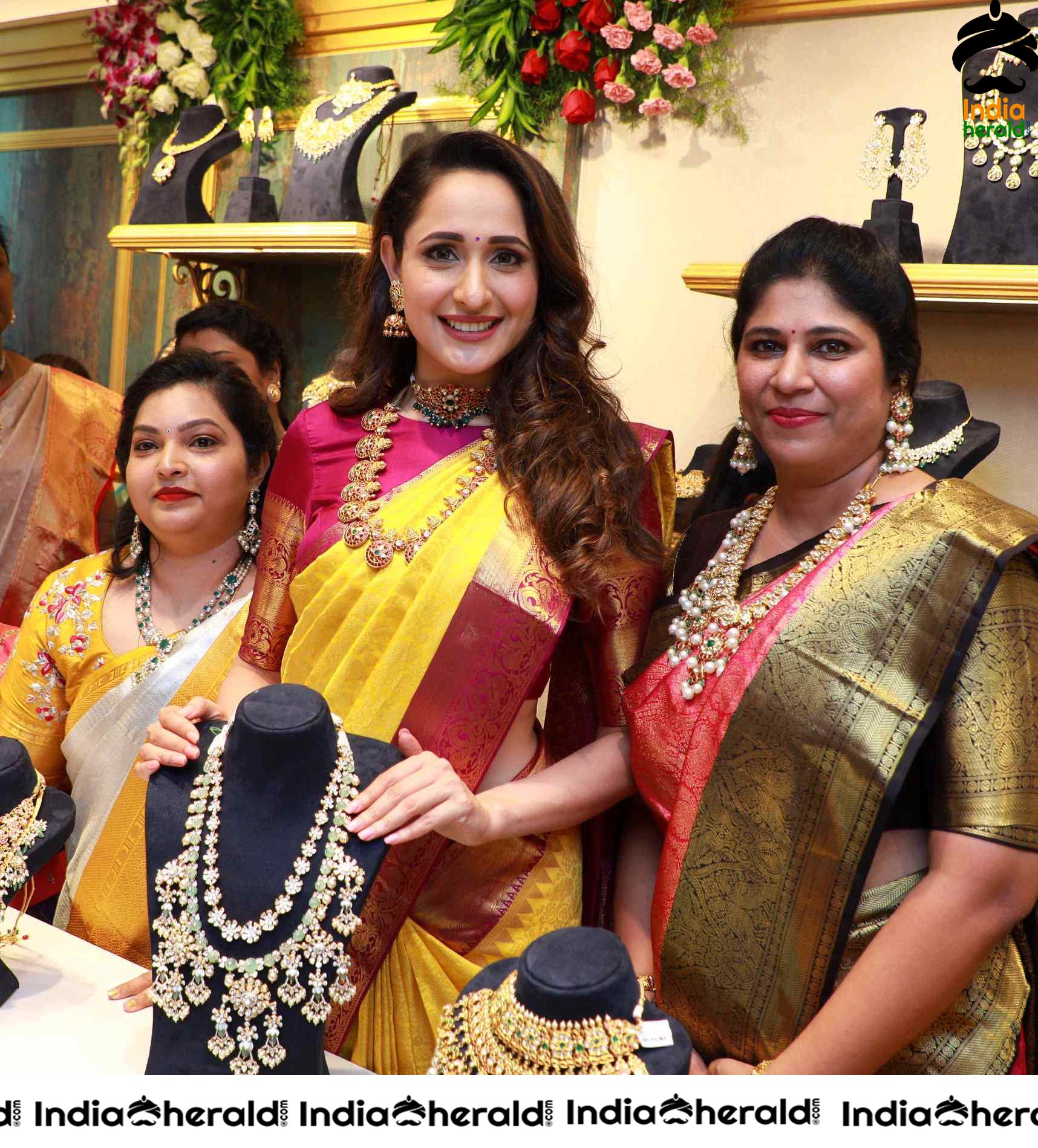 Pragya Jaiswal Inaugurates Famous Jewellery Designer HIYA DESIGNER JEWELLERY Showroom in Tirupati Set 1