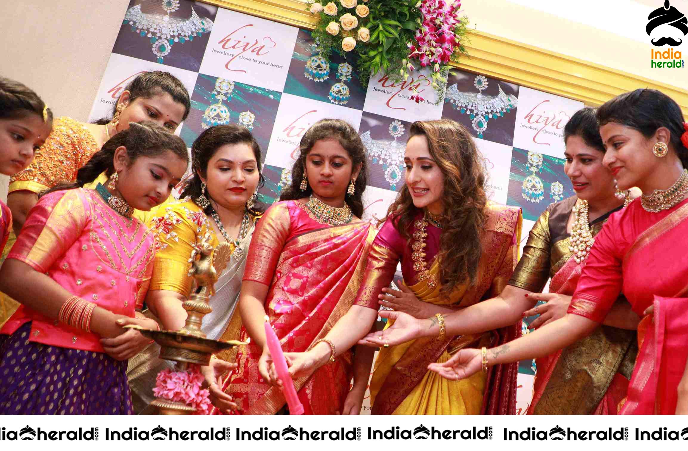 Pragya Jaiswal Inaugurates Famous Jewellery Designer HIYA DESIGNER JEWELLERY Showroom in Tirupati Set 1