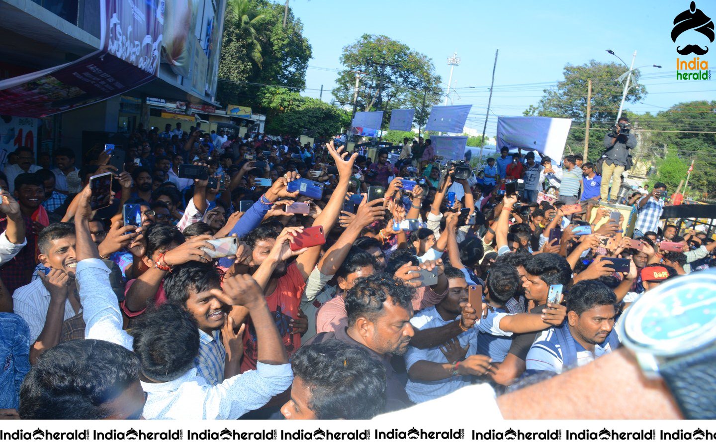 Prathiroju Pandagey Bus tour Kakinada photos Set 2