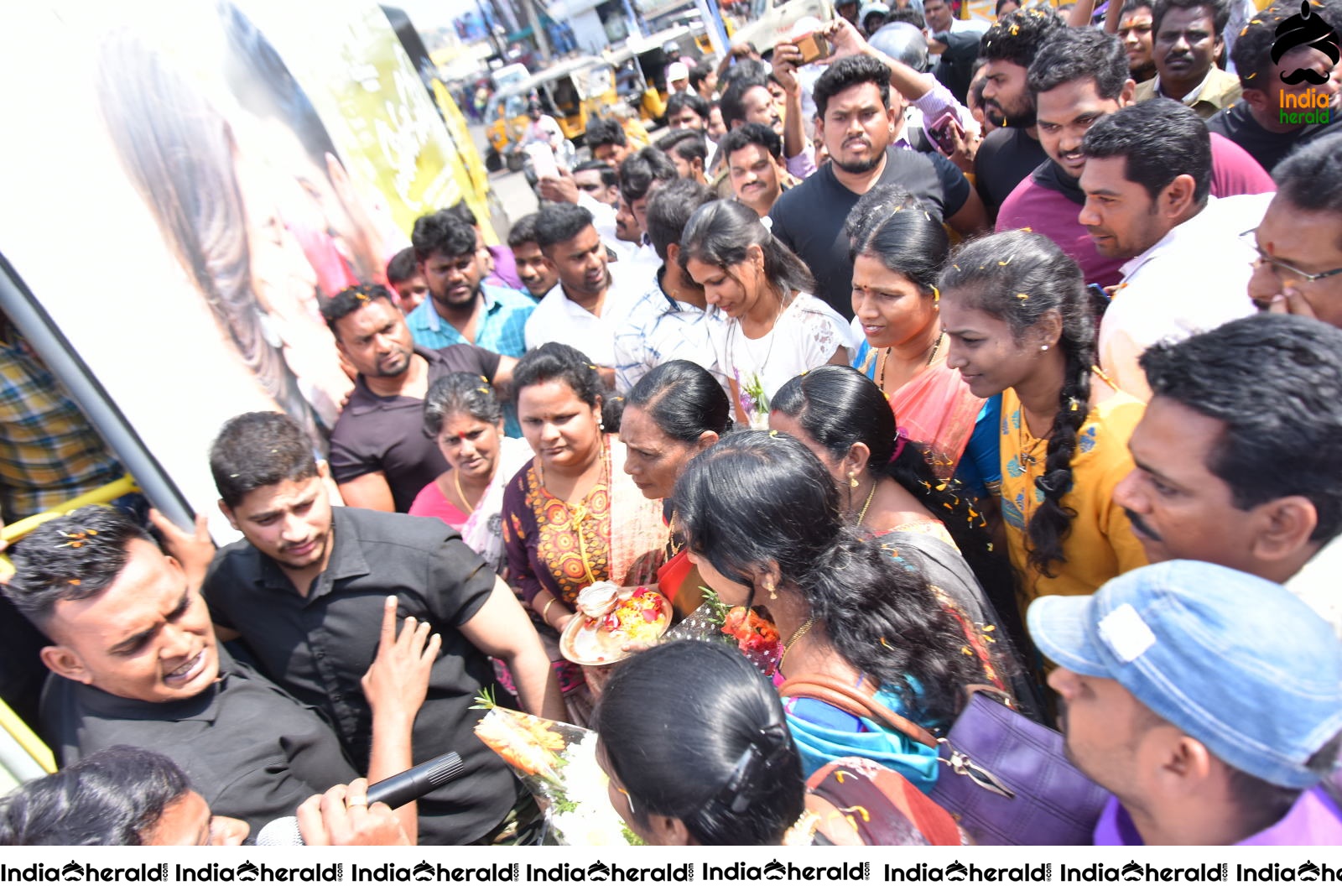 Prathiroju Pandagey Bus tour photos Set 1