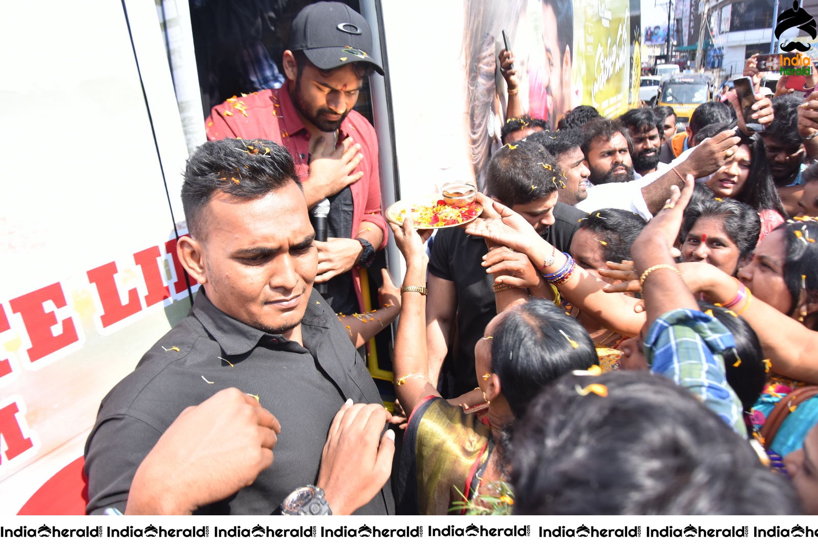 Prathiroju Pandagey Bus tour photos Set 1