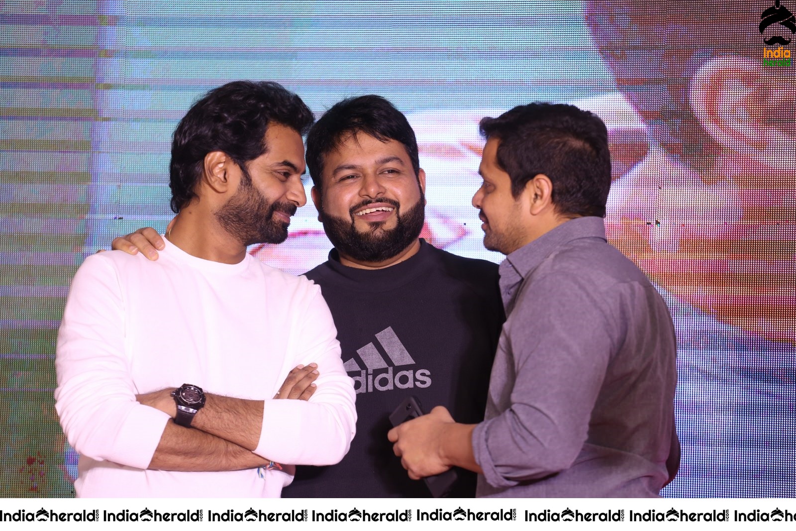 Prati Roju Pandaage Movie Thanks Meet Set 4