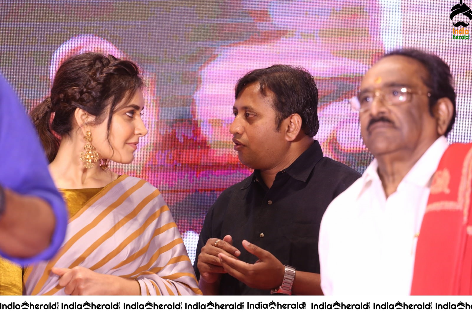 Prati Roju Pandaage Movie Thanks Meet Set 4