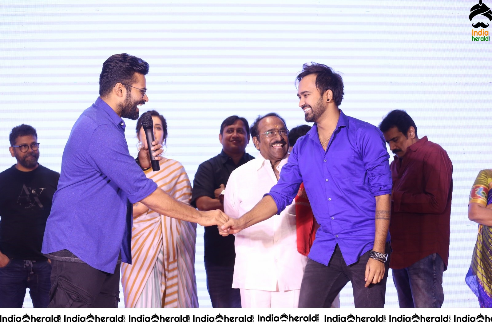 Prati Roju Pandaage Movie Thanks Meet Set 4