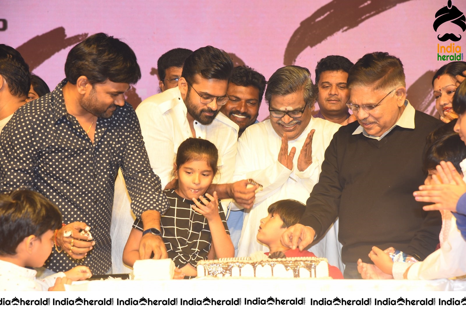 Prati Roju Pandage Movie New Year Celebrations Set 4