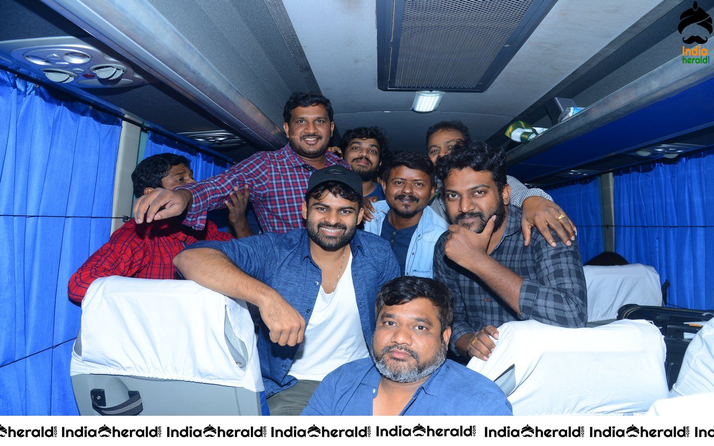 Pratiroju Pandaga Movie Team Bus tour at Vijayawada photos Set 2