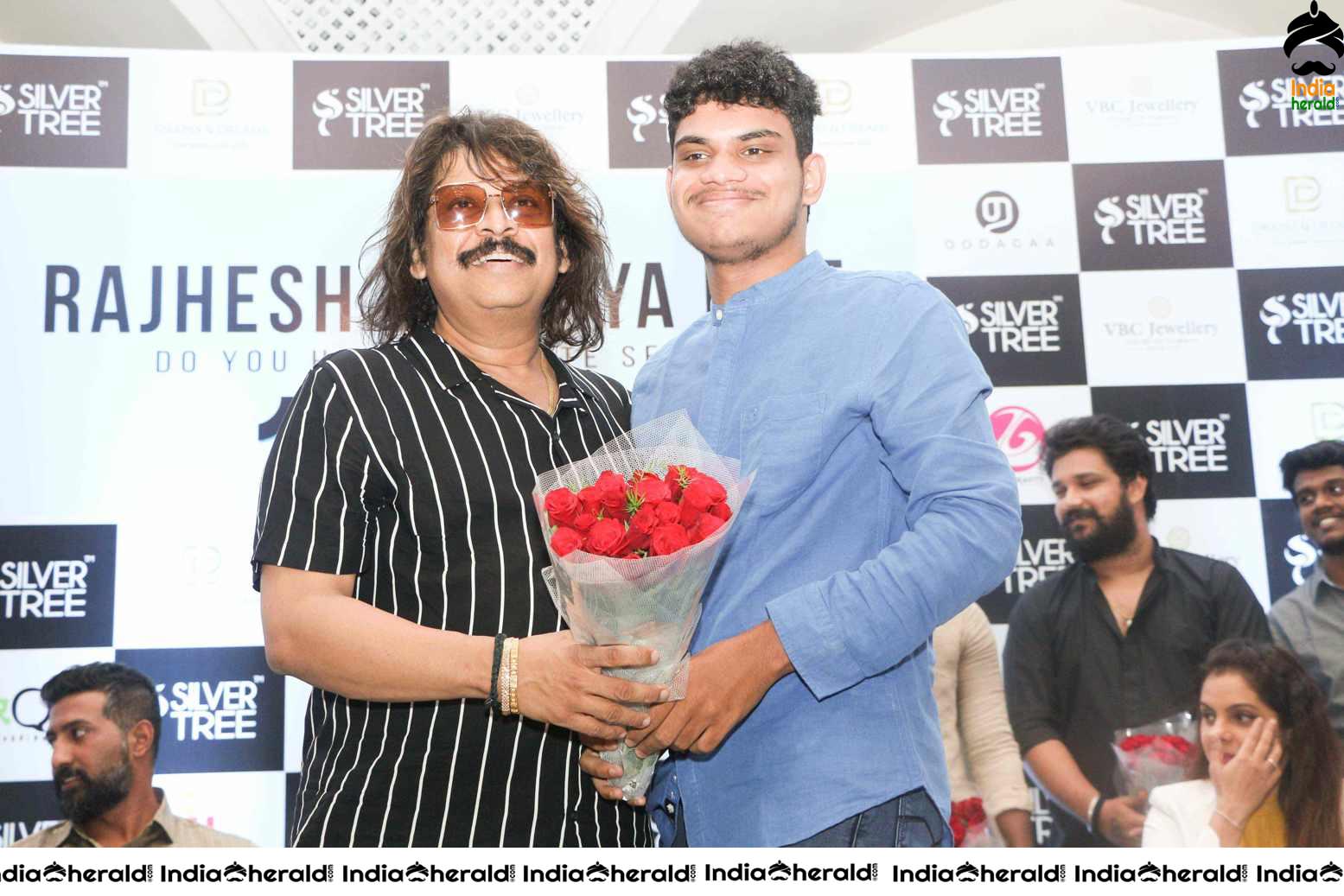 Press Meet Stills of SILVERTREE PRESENTS RAJHESH VAIDHYA LIVE 100 MINUTES 100 SONGS Set 3