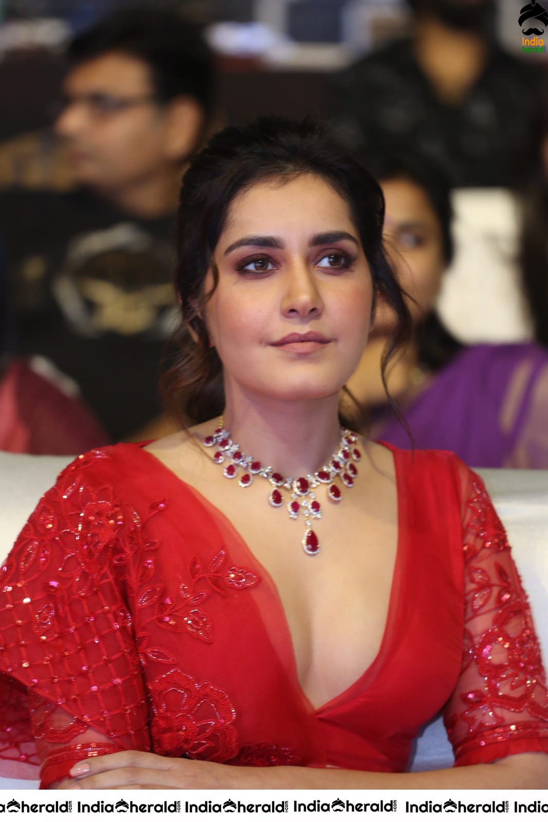 Raashi Khanna Dazzling in Red at World Famous Lover Event Set 1