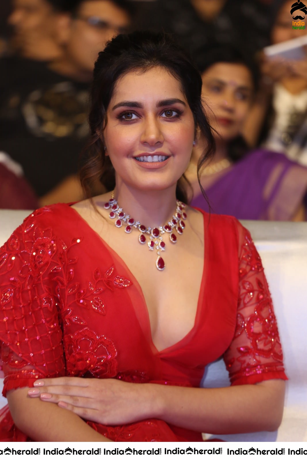 Raashi Khanna Dazzling in Red at World Famous Lover Event Set 1