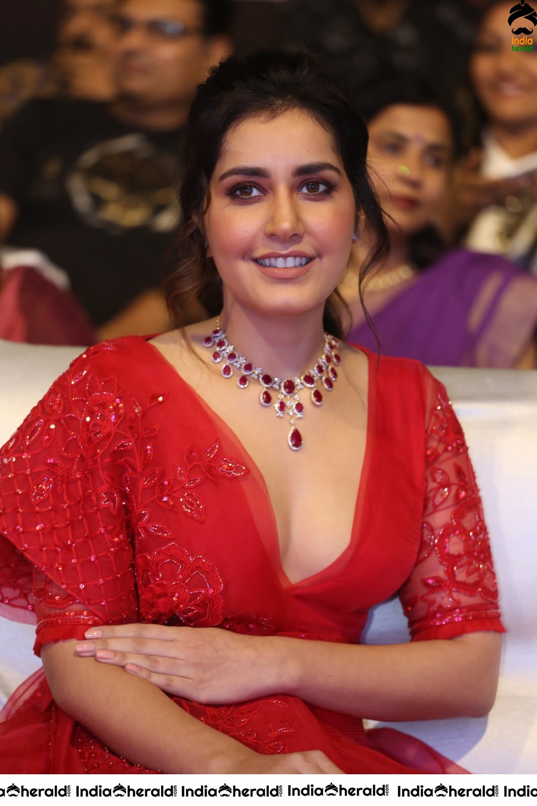 Raashi Khanna Dazzling in Red at World Famous Lover Event Set 1