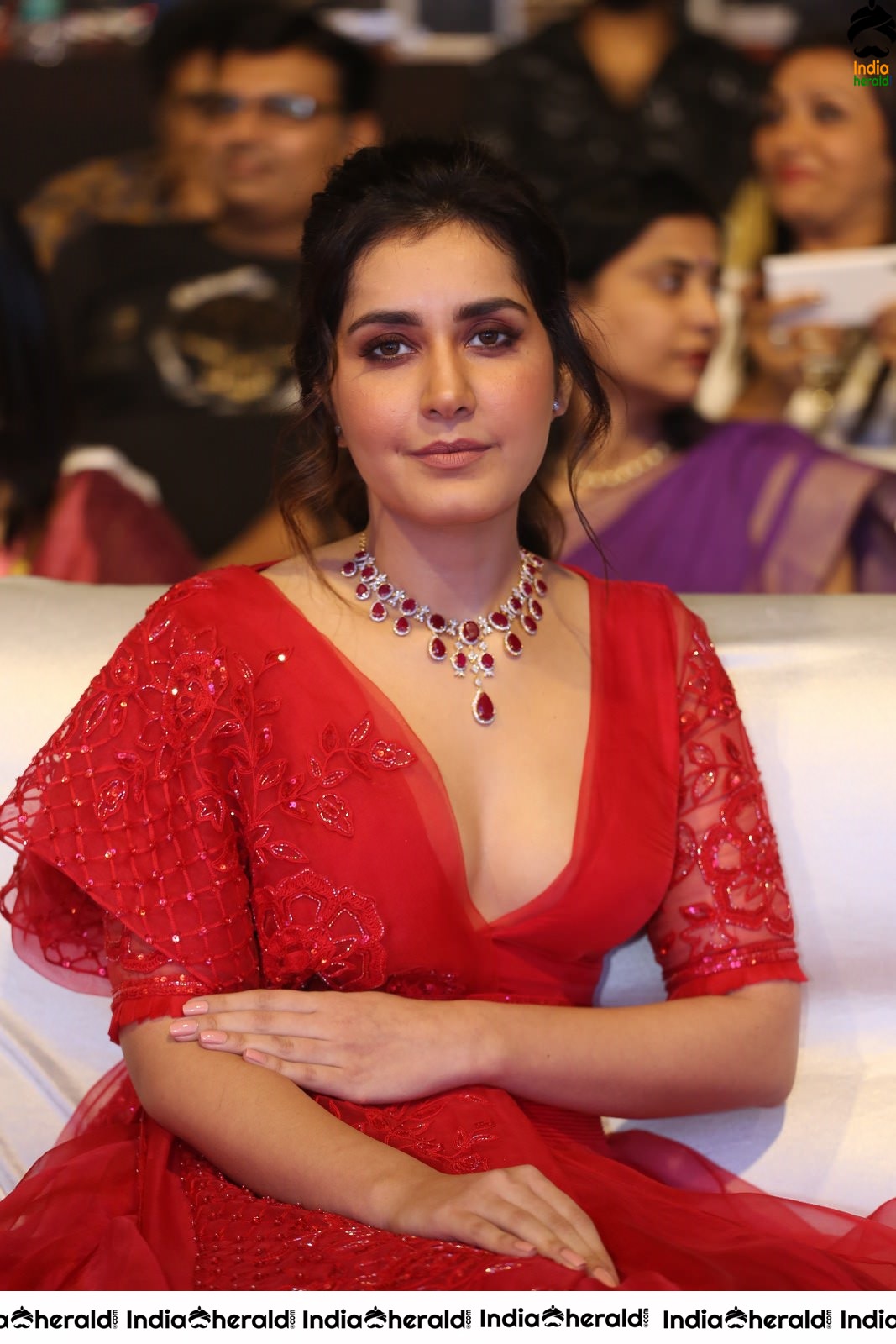 Raashi Khanna Dazzling in Red at World Famous Lover Event Set 1