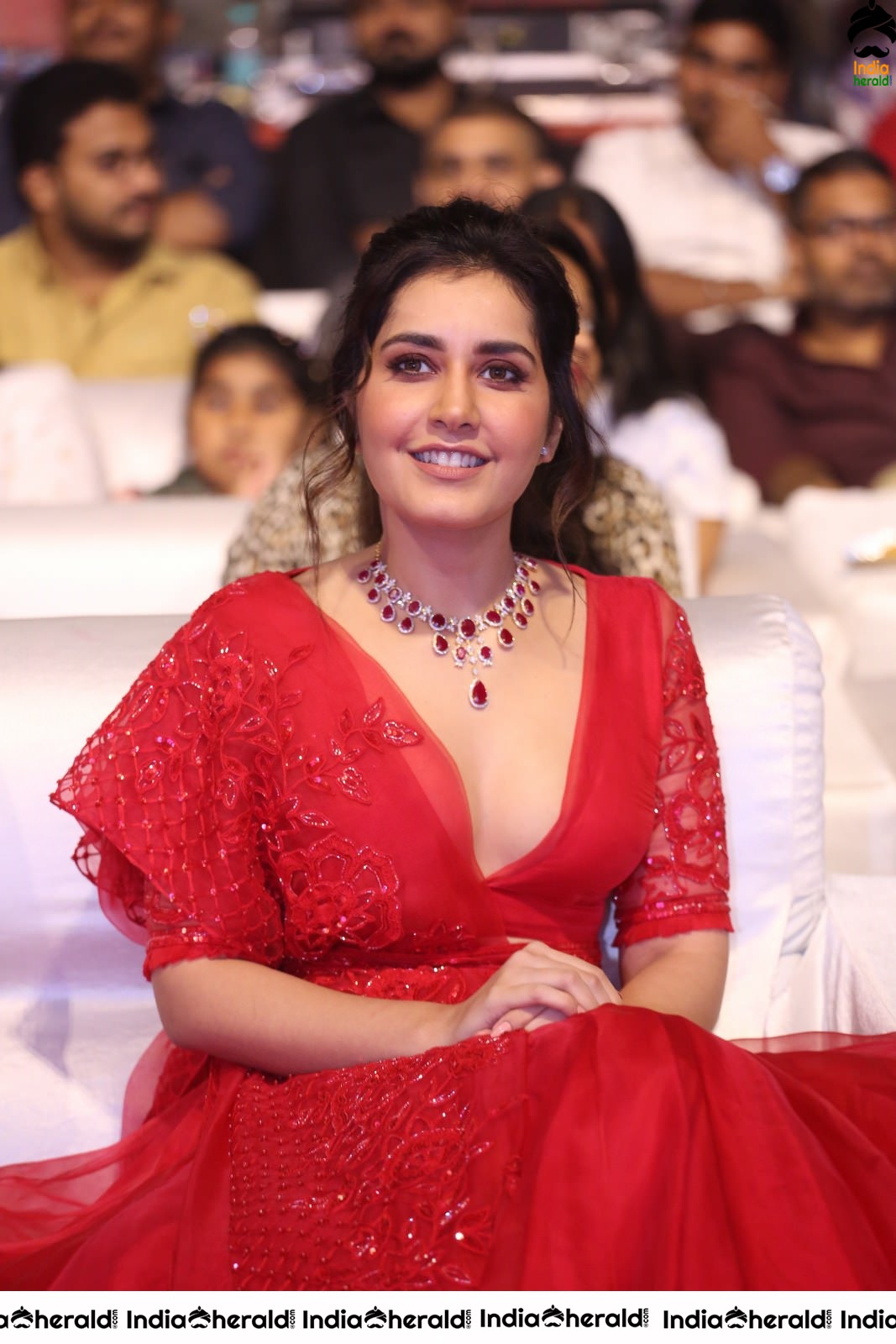 Raashi Khanna Dazzling in Red at World Famous Lover Event Set 2