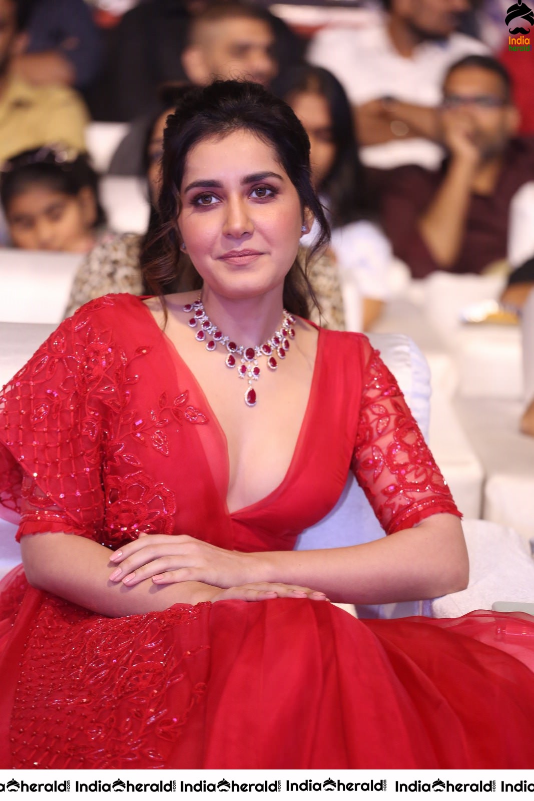 Raashi Khanna Dazzling in Red at World Famous Lover Event Set 2