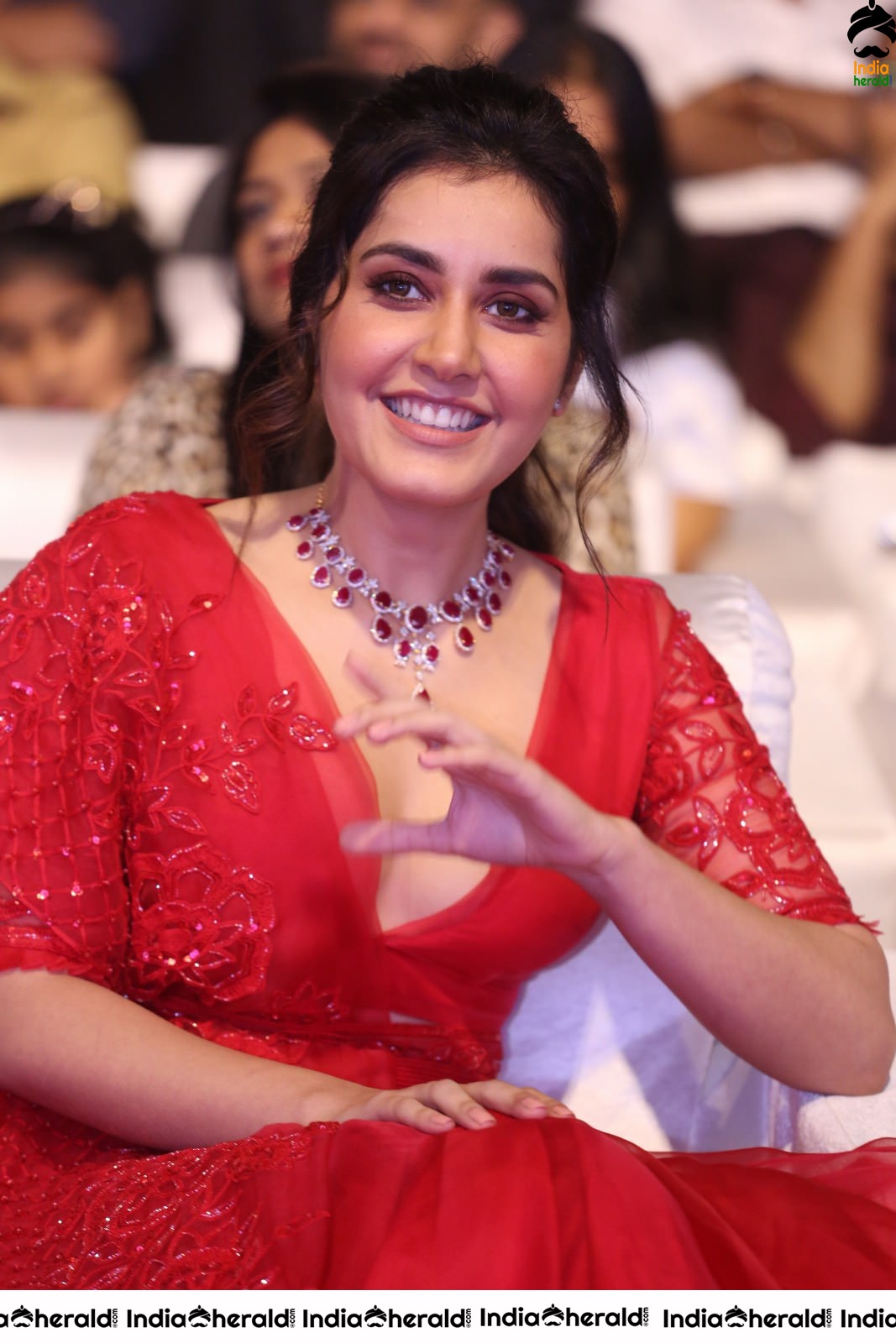 Raashi Khanna Dazzling in Red at World Famous Lover Event Set 2