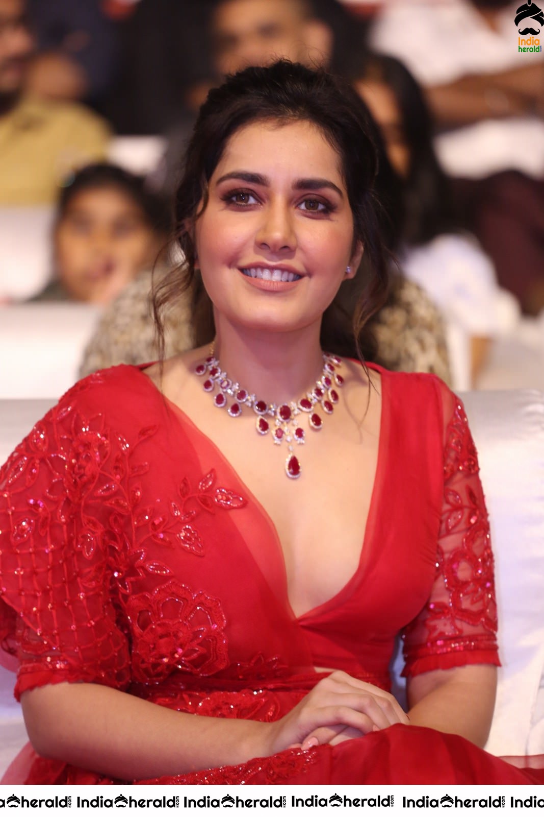 Raashi Khanna Dazzling in Red at World Famous Lover Event Set 2