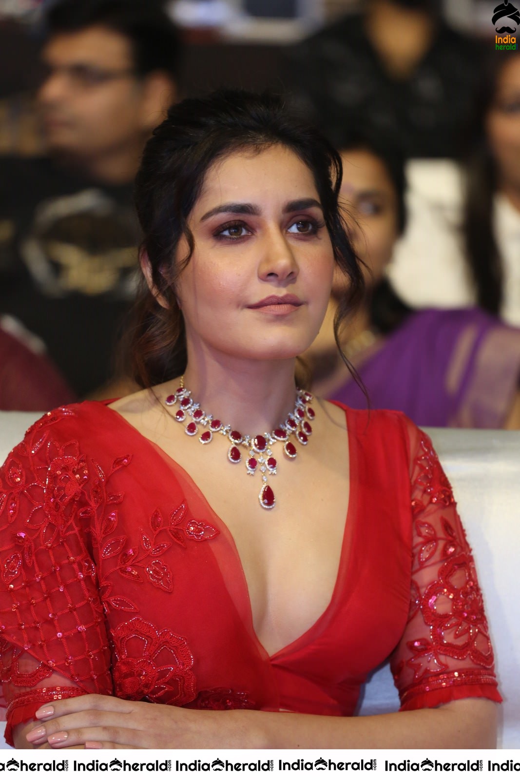 Raashi Khanna Dazzling in Red at World Famous Lover Event Set 2