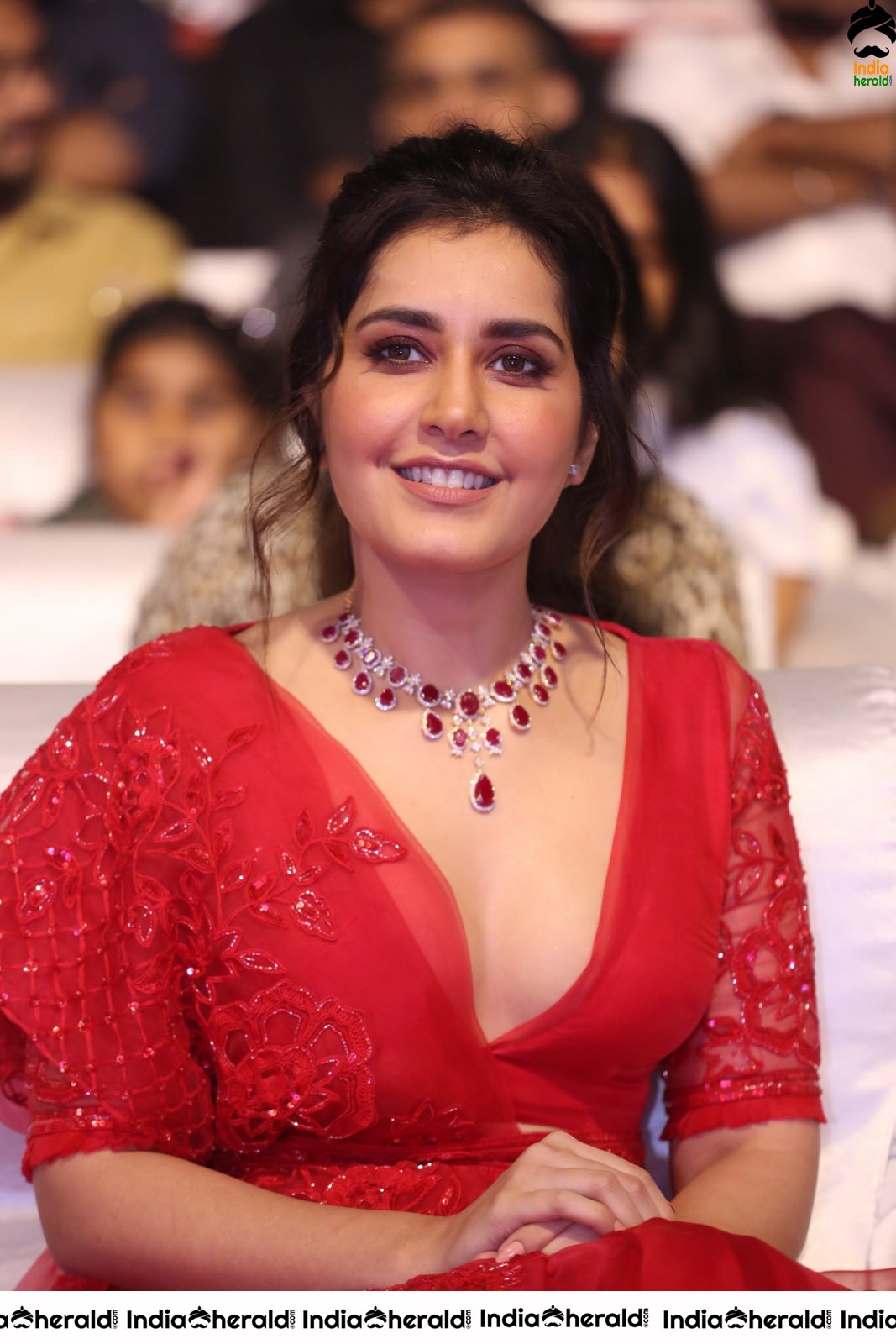 Raashi Khanna Dazzling in Red at World Famous Lover Event Set 2