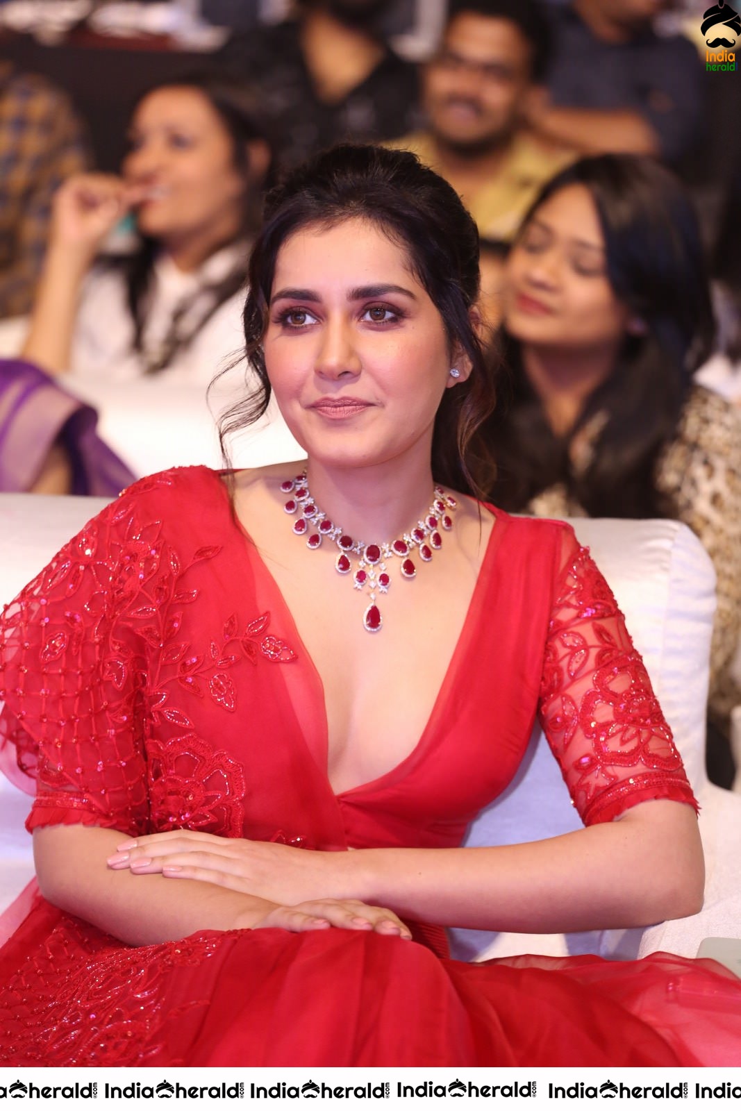 Raashi Khanna Dazzling in Red at World Famous Lover Event Set 2