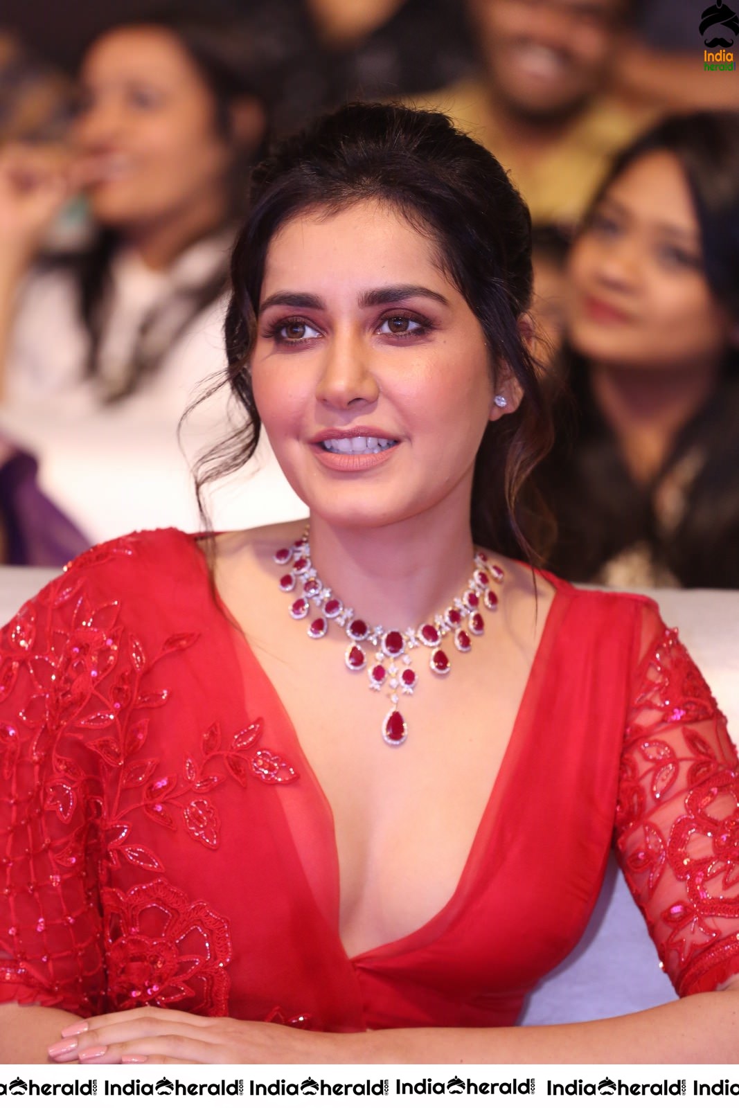 Raashi Khanna Dazzling in Red at World Famous Lover Event Set 2