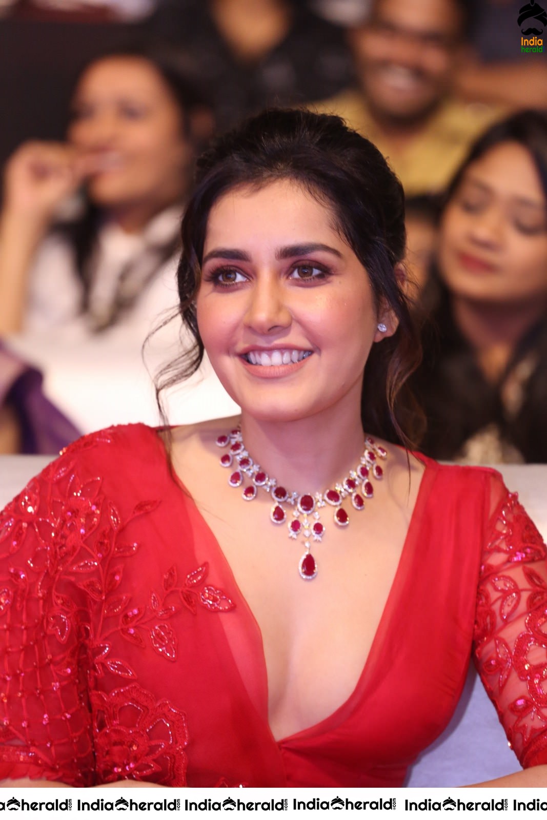 Raashi Khanna Dazzling in Red at World Famous Lover Event Set 2