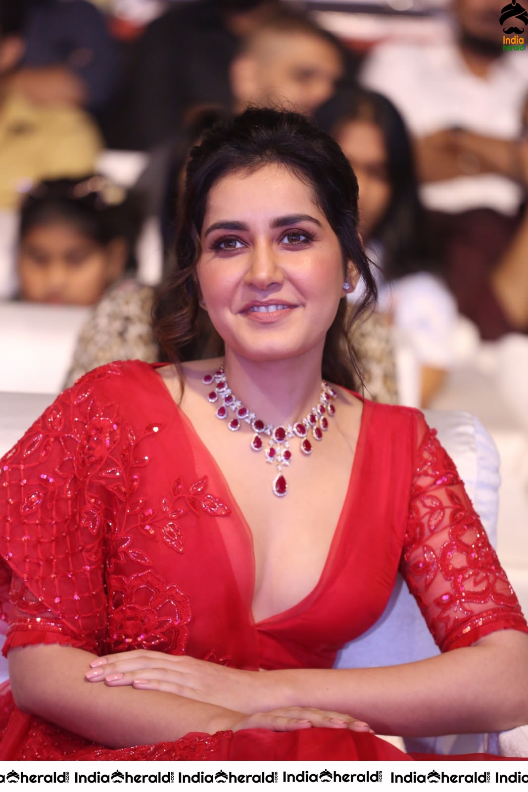 Raashi Khanna Dazzling in Red at World Famous Lover Event Set 2