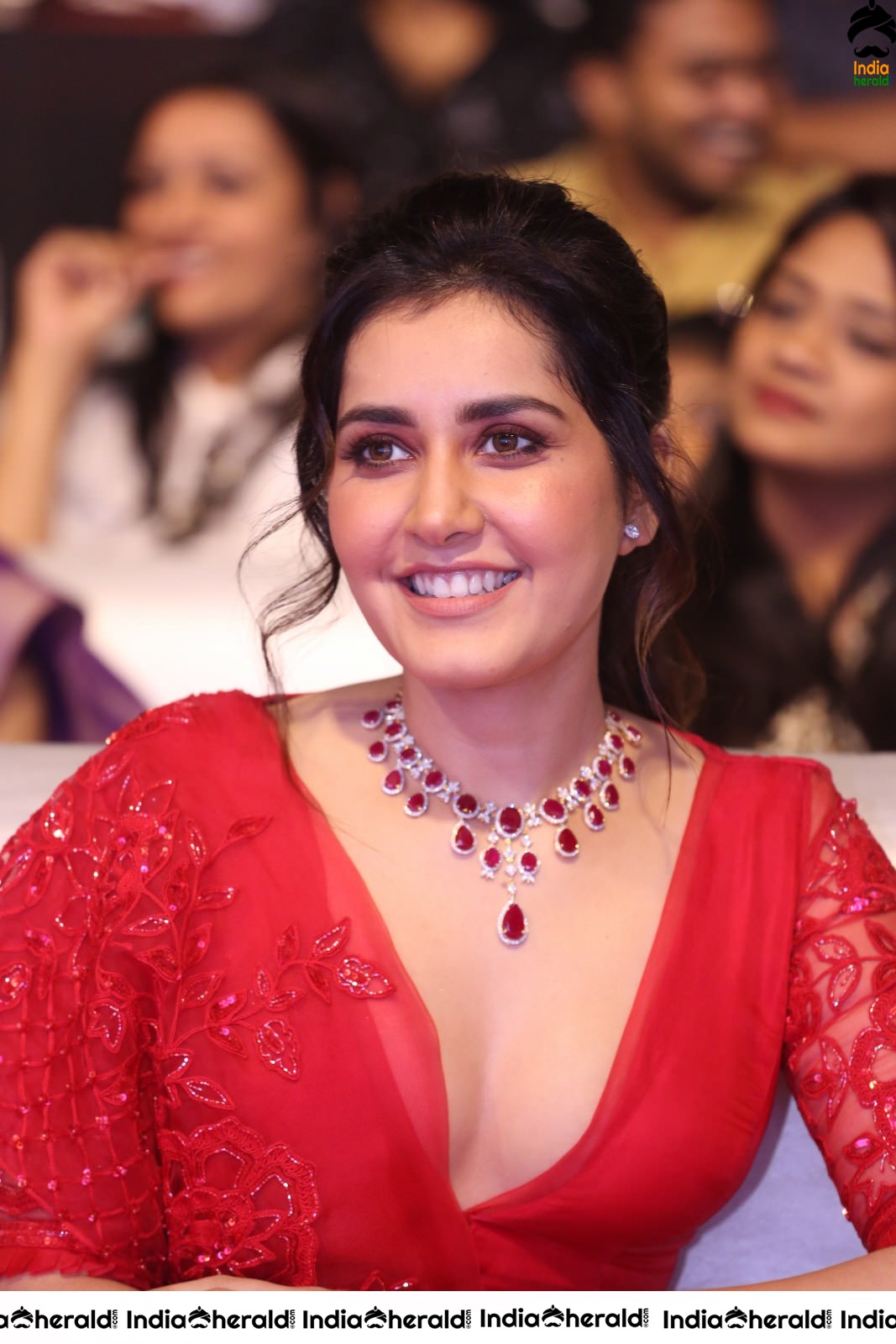 Raashi Khanna Dazzling in Red at World Famous Lover Event Set 2