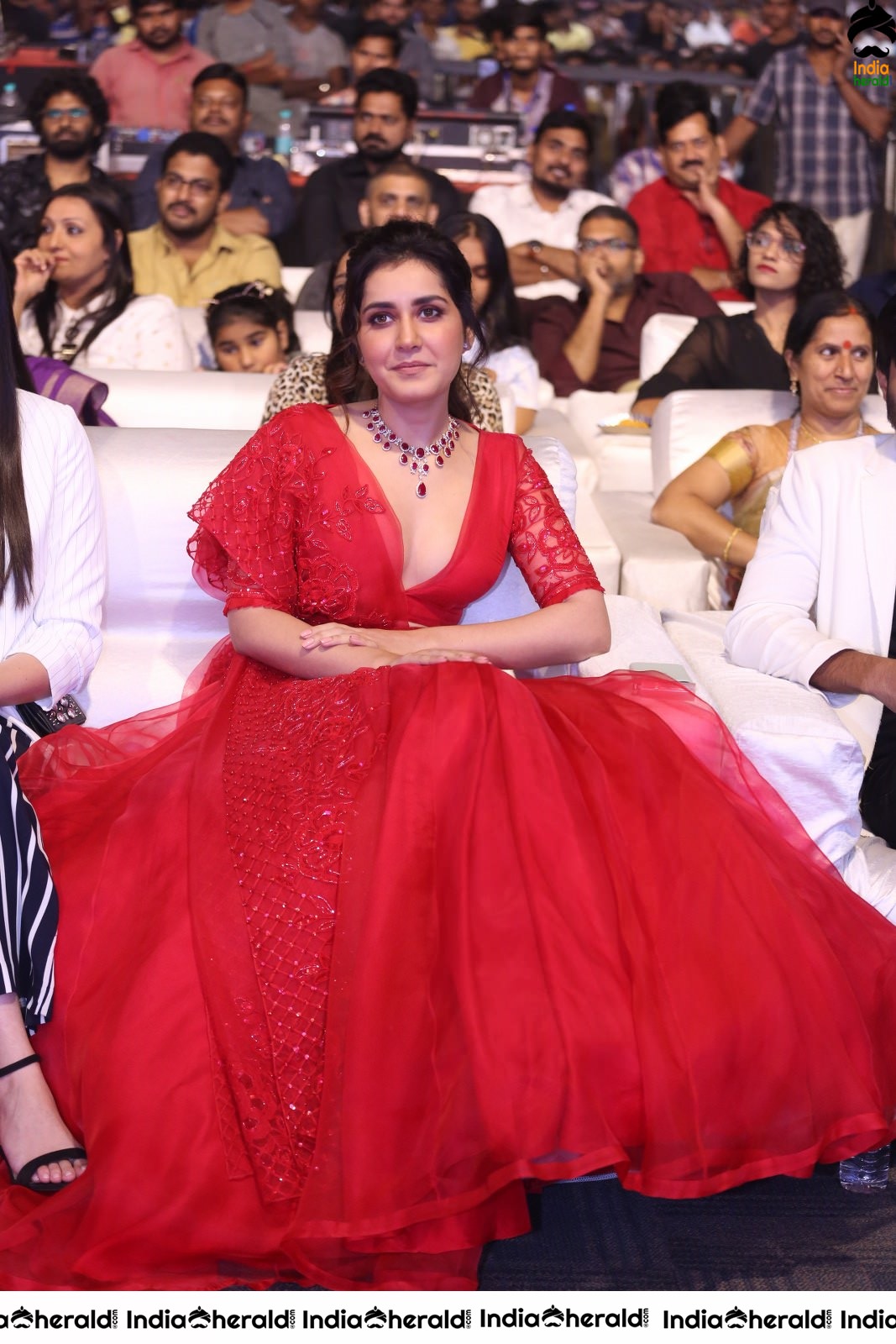 Raashi Khanna Dazzling in Red at World Famous Lover Event Set 2