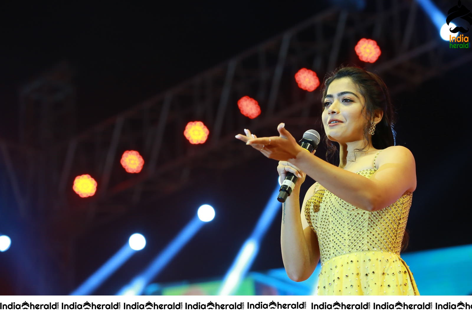 Rashmika Mandanna Cute and Adorable Moments with Kid on the stage at SN Event Set 2