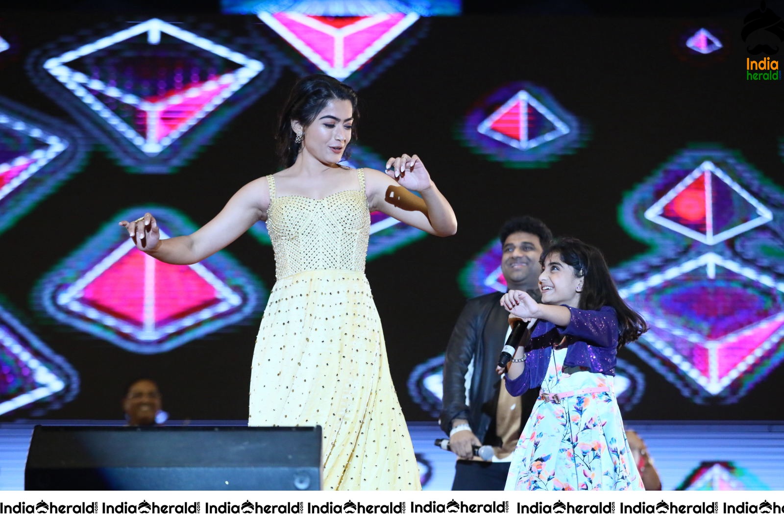 Rashmika Mandanna Cute and Adorable Moments with Kid on the stage at SN Event Set 4