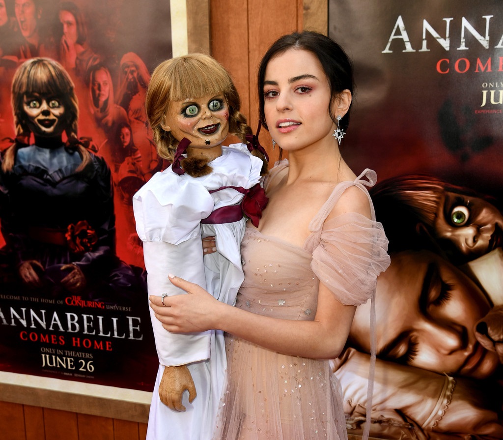 Red Carpet At The Premiere Of Warner Bros Annabelle Comes Home Set 3