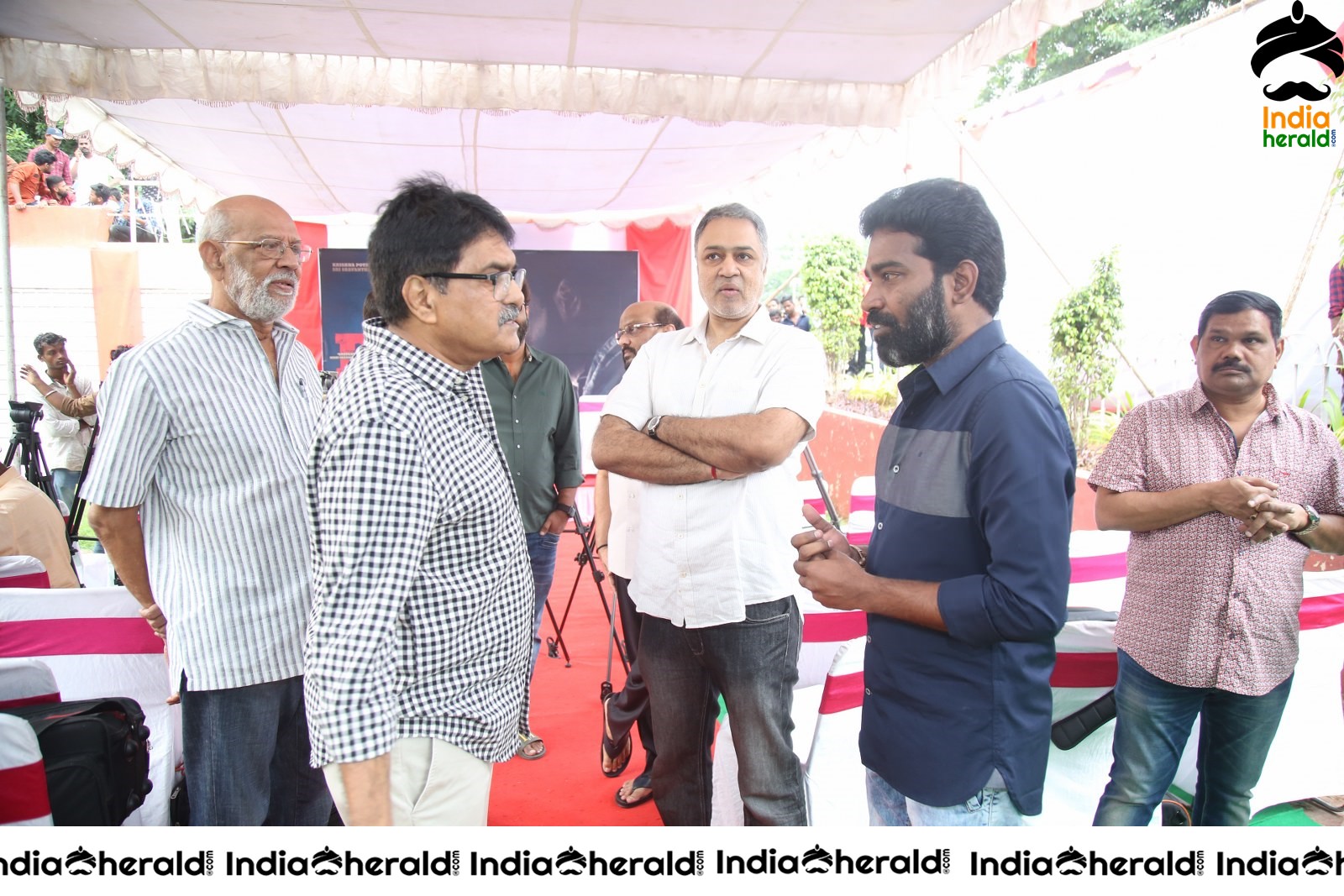 RED Movie Opening Stills Set 1