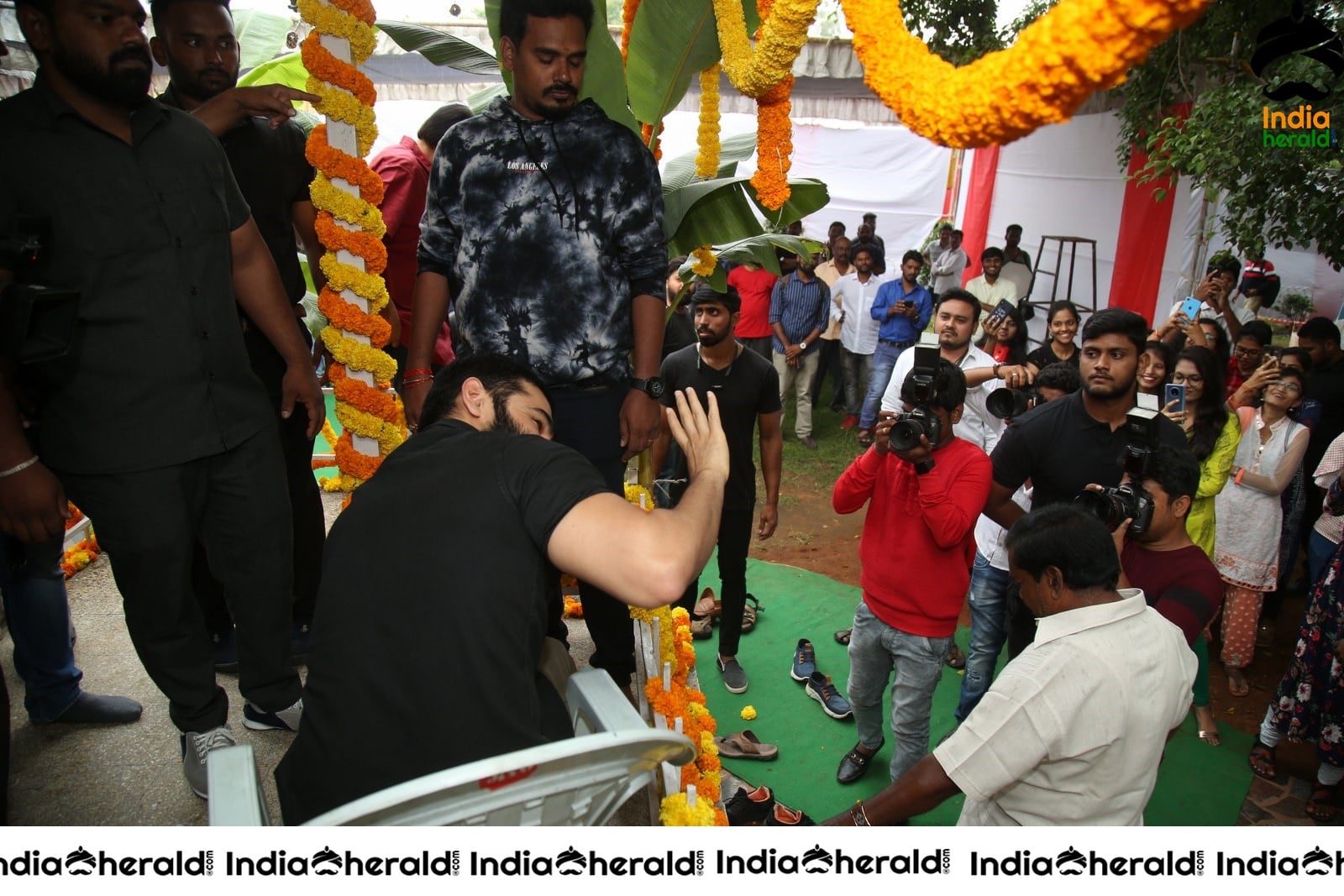 RED Movie Opening Stills Set 3