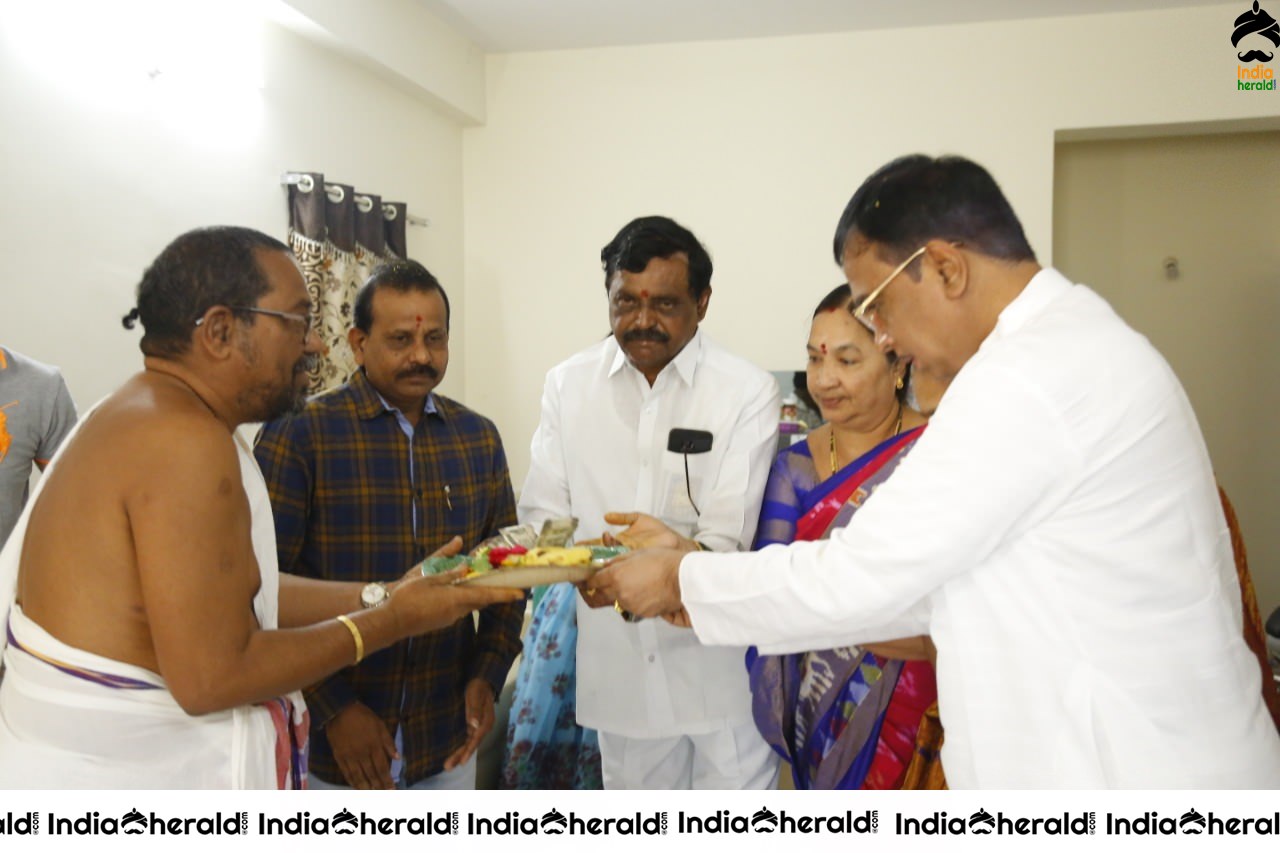 RGV Movie Pooja Stills In Jonnavithula Ramalingeswara Rao Direction