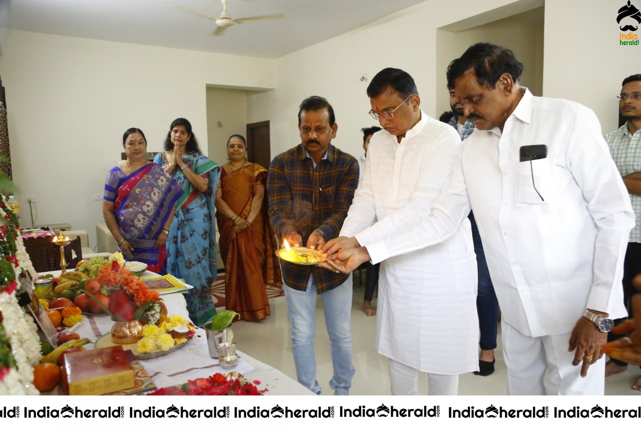 RGV Movie Pooja Stills In Jonnavithula Ramalingeswara Rao Direction