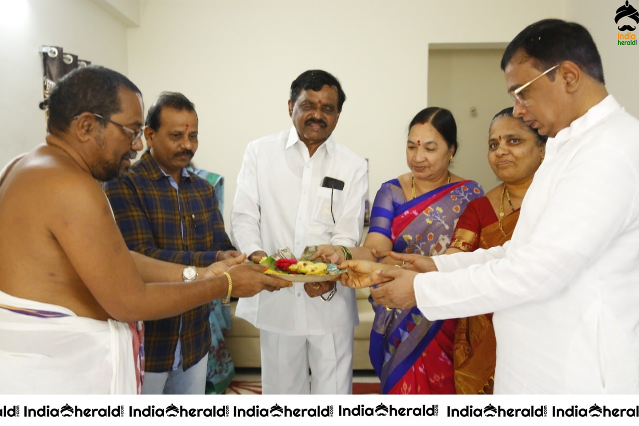 RGV Movie Pooja Stills In Jonnavithula Ramalingeswara Rao Direction