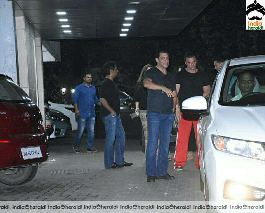 Salman Khan And Others At Helen Birthday Party At Sohail Khan House In Bandra Set 1
