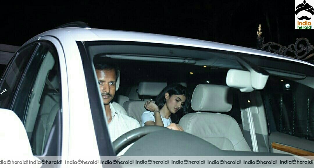 Salman Khan And Others At Helen Birthday Party At Sohail Khan House In Bandra Set 1