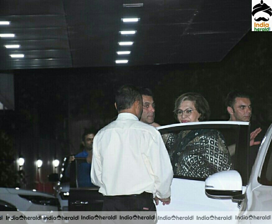 Salman Khan And Others At Helen Birthday Party At Sohail Khan House In Bandra Set 1