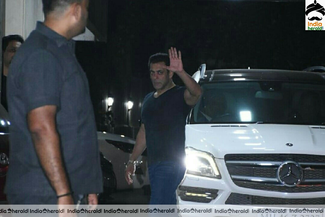 Salman Khan And Others At Helen Birthday Party At Sohail Khan House In Bandra Set 2