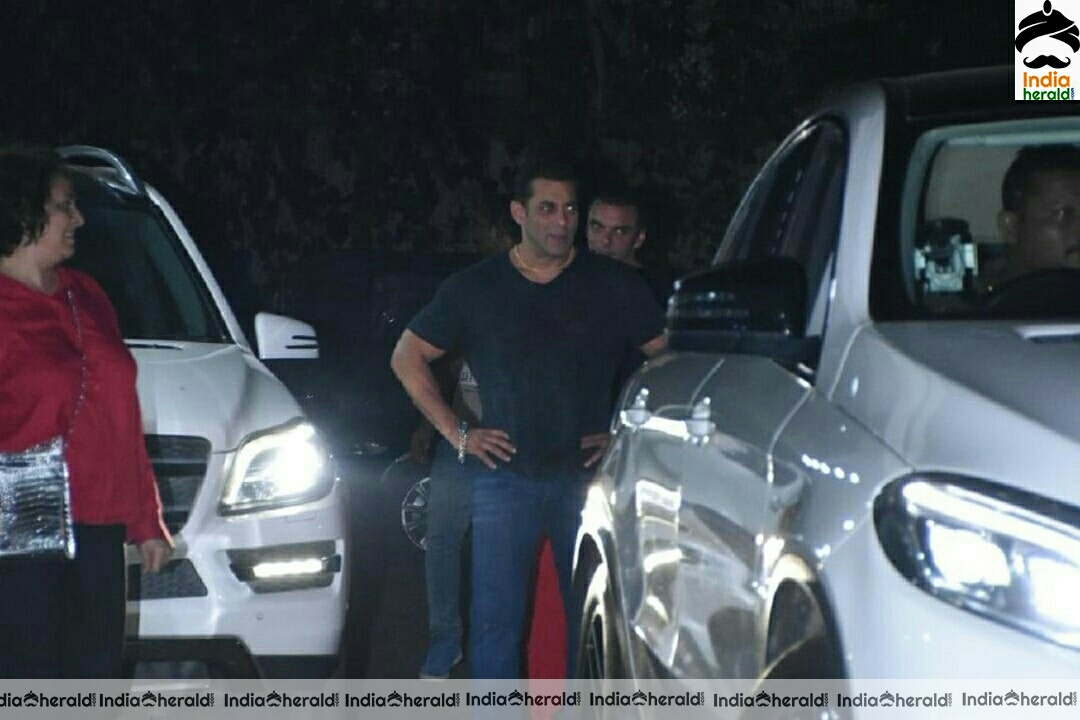 Salman Khan And Others At Helen Birthday Party At Sohail Khan House In Bandra Set 2